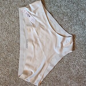 Victoria's Secret No-Show Panty Nude NWT Size S